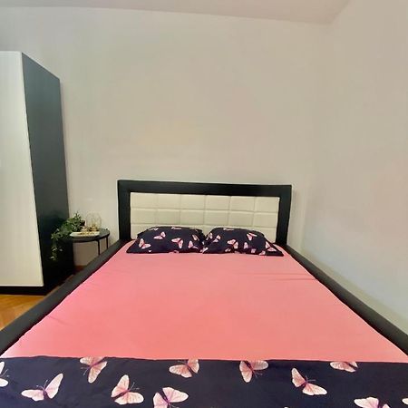 מוסטר Tj Apartment מראה חיצוני תמונה