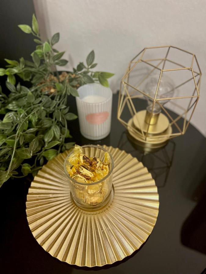מוסטר Tj Apartment מראה חיצוני תמונה